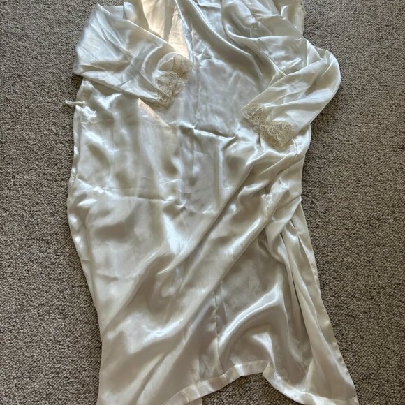 VTG 80s/90s Victoria's Secret Gold Label White Lace Robe | Small | Bridal Glam - Picture 8 of 10